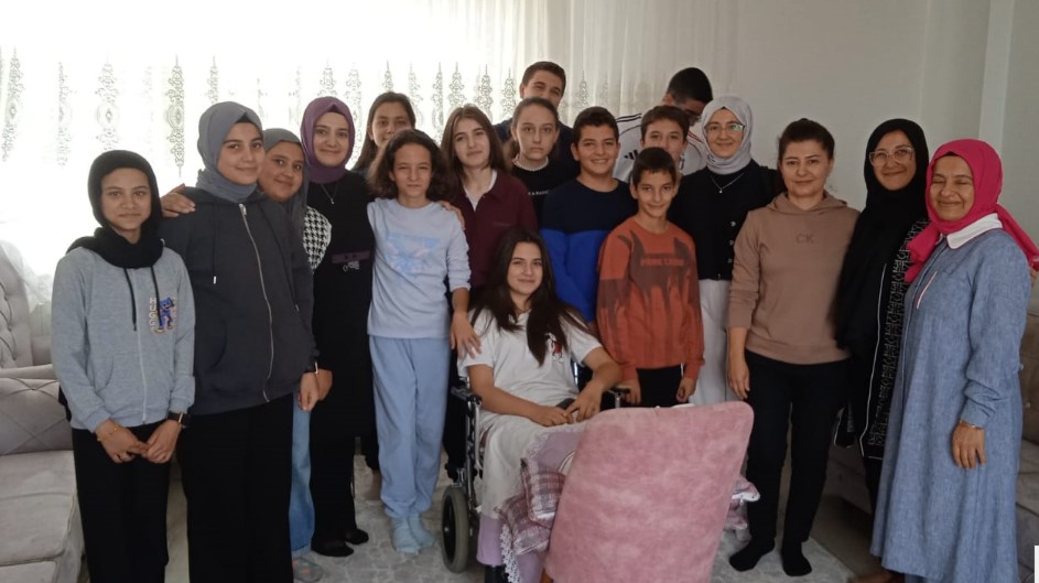 Abdurrahim Mısri Ortaokulu Öğretmenlerinden Anlamlı Davranış