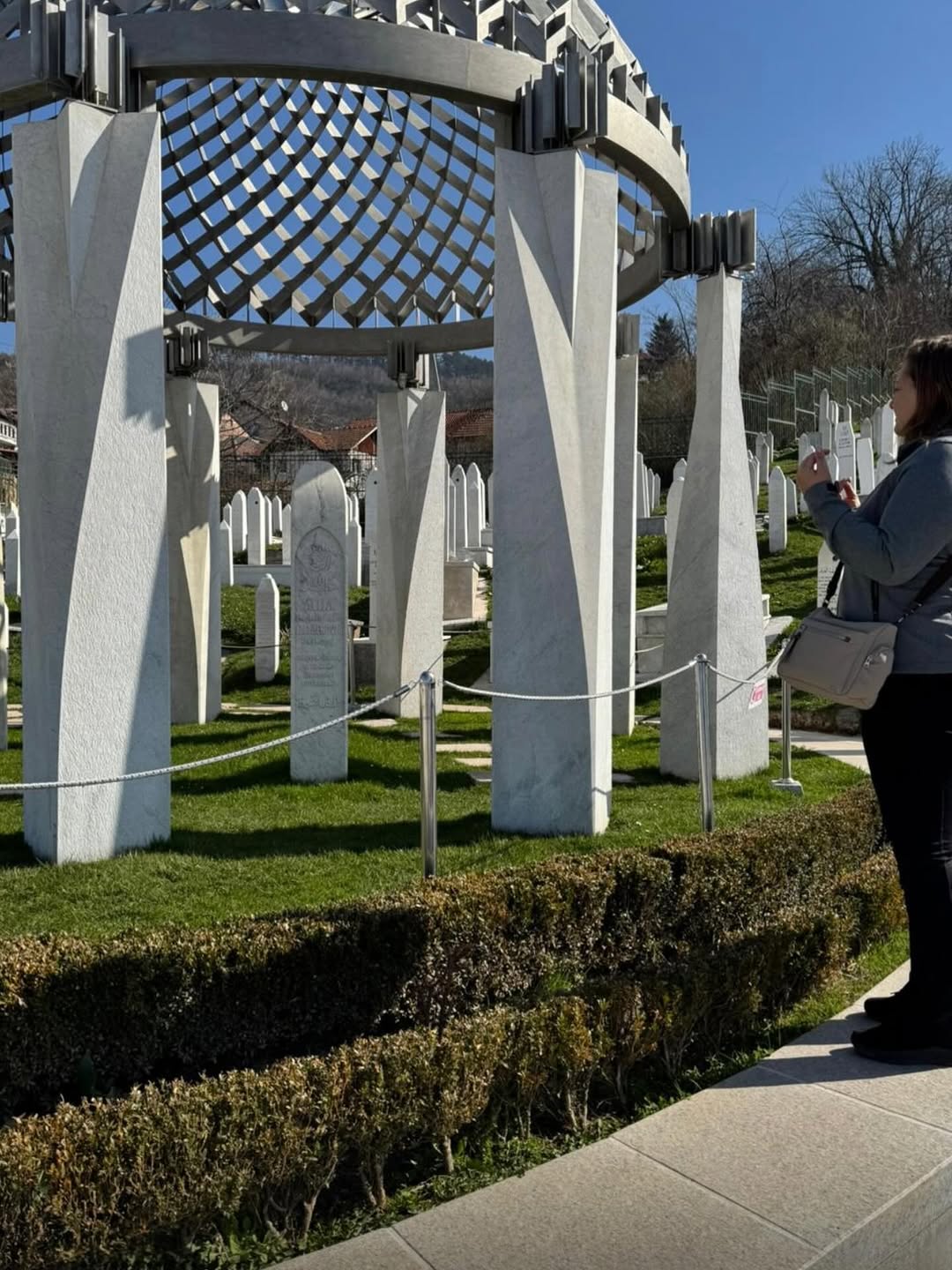 Afyonkarahisar Belediye Başkanı Burcu Köksal, Aliya İzzetbegoviç'in Mezarını Ziyaret Etti