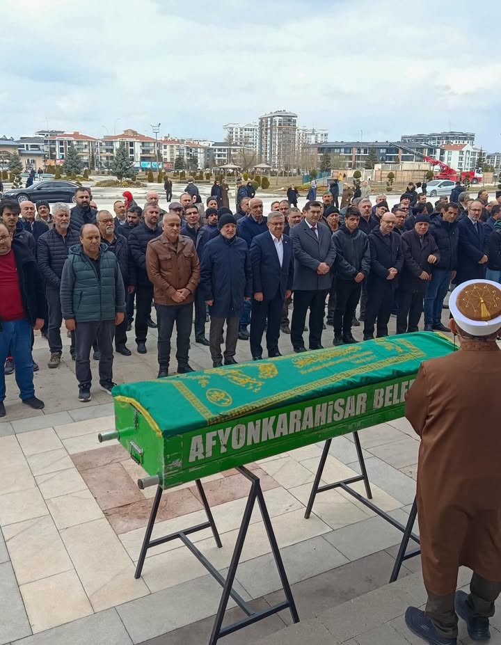 Afyonkarahisar Milletvekili Turgay Şahin'den Merhuma Vefa: İsmail Ziylan'ın Cenaze Namazına Katıldılar