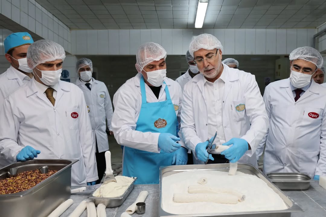 Bakan Işıkhan ve Vali Aktaş, Afyonkarahisar OSB'de İşçilerle Bir Araya Geldi