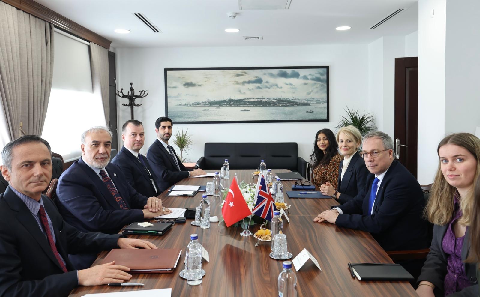 Bakan Yardımcısı Kulaklıkaya, İngiliz Yetkiliyle Görüştü