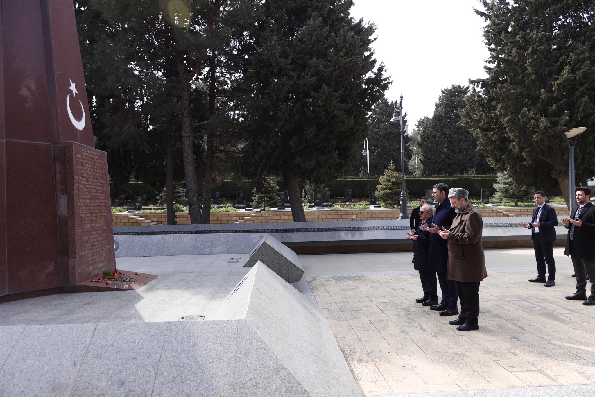 Bakü'de Şehitler Anıldı