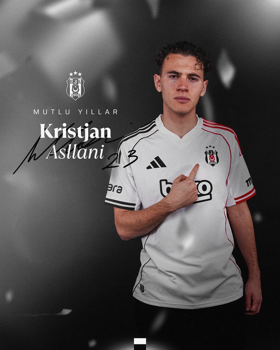 Beşiktaş Futbol Takımı'ndan Kristjan Asllani'ye Doğum Günü Kutlaması