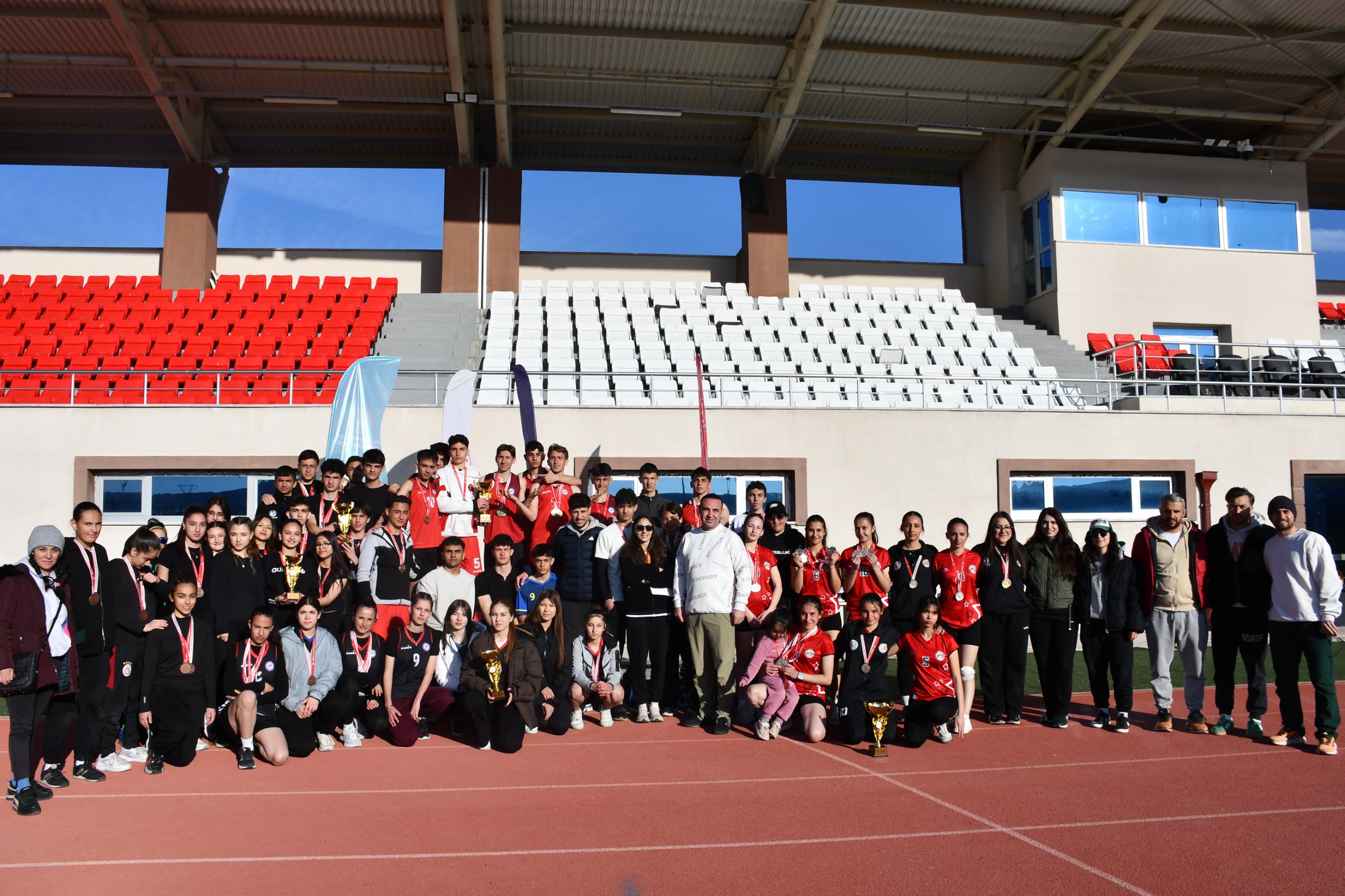 Okul Sporları Atletizm Müsabakaları Afyonkarahisar’da Tamamlandı