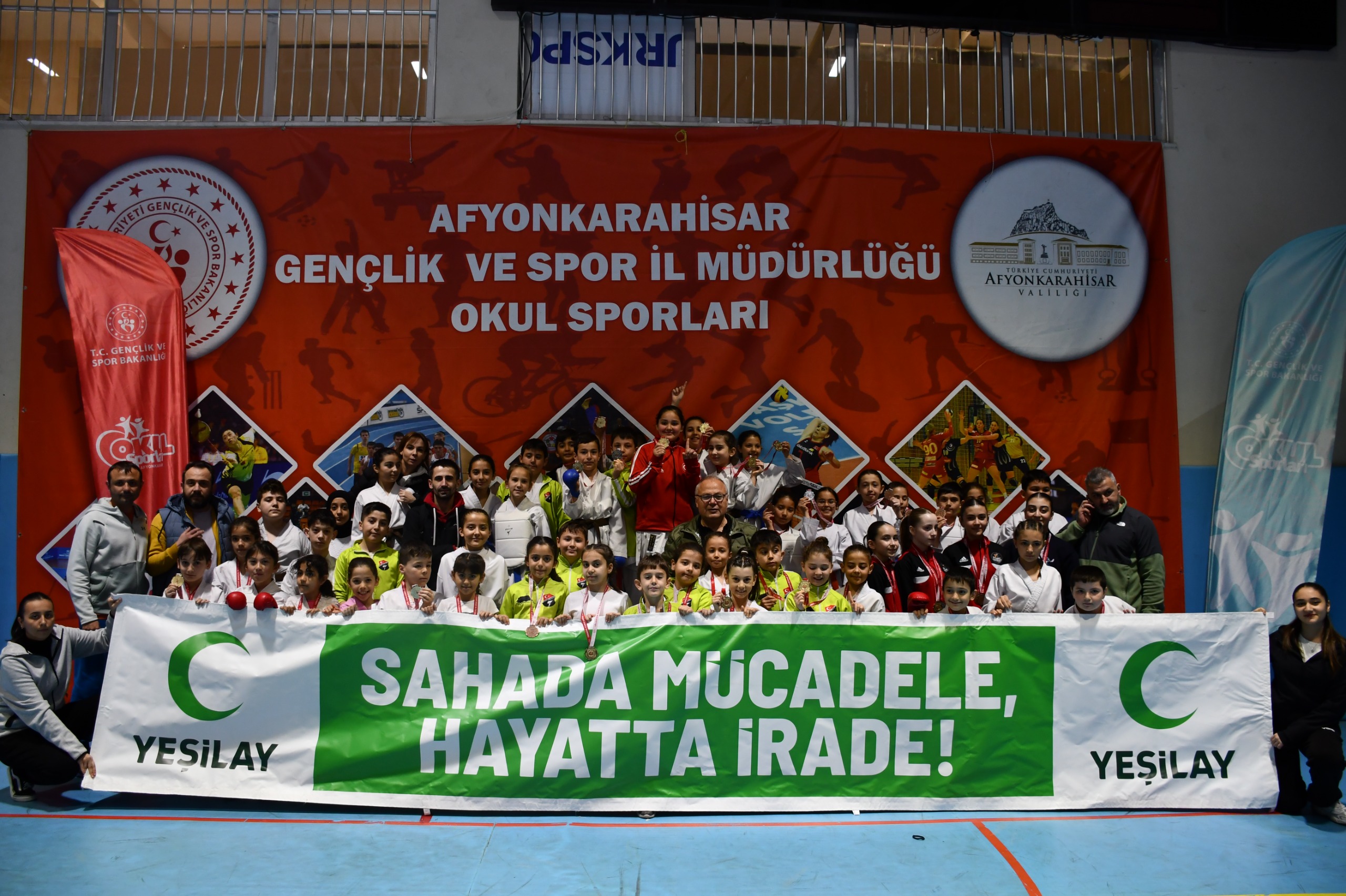 Yeşilay Haftası Kapsamında Afyonkarahisar'da Spor Müsabakaları Düzenlendi