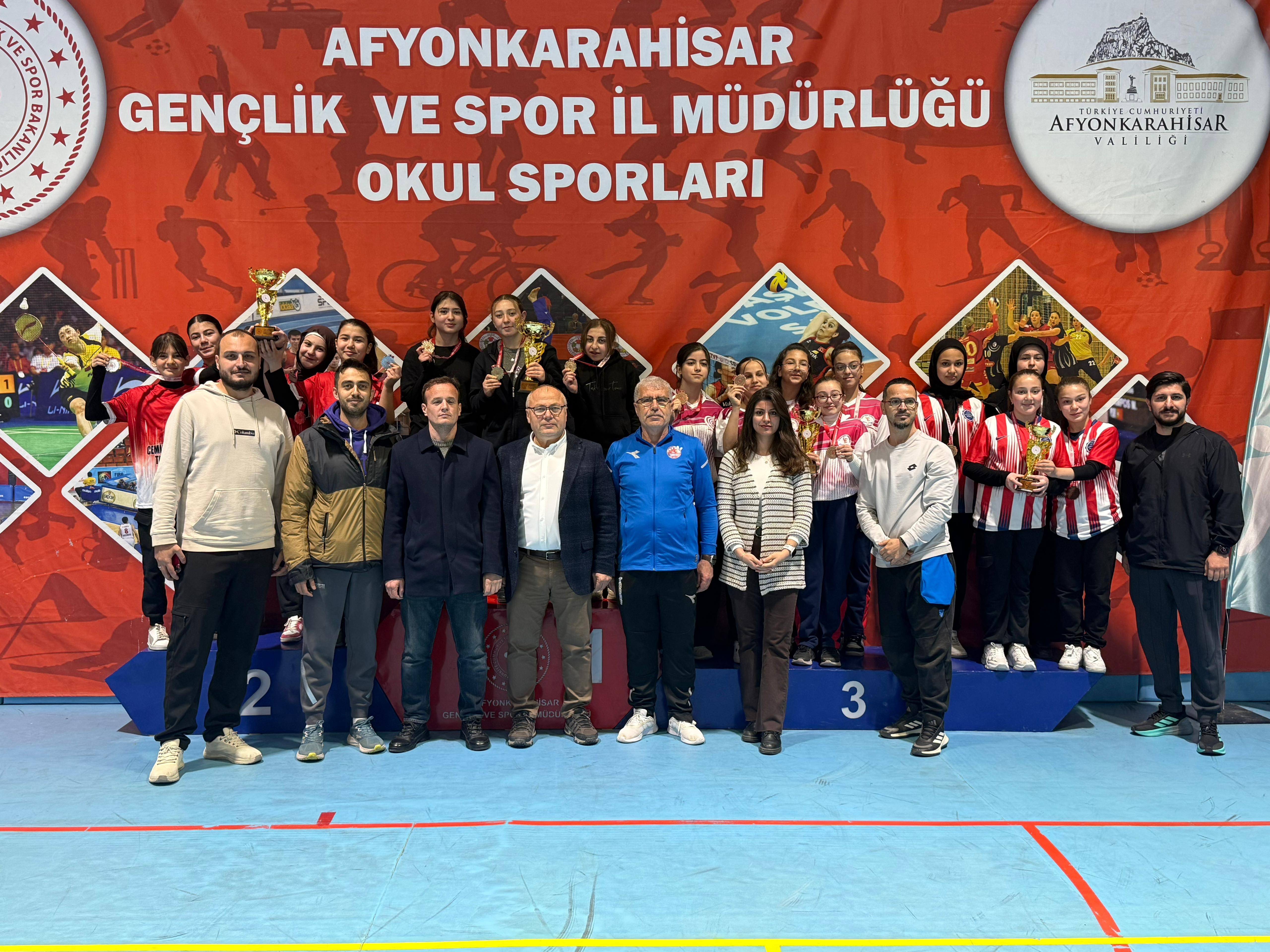 Yıldız Kızlar Dart’ta Şampiyon Ayazini Ortaokulu