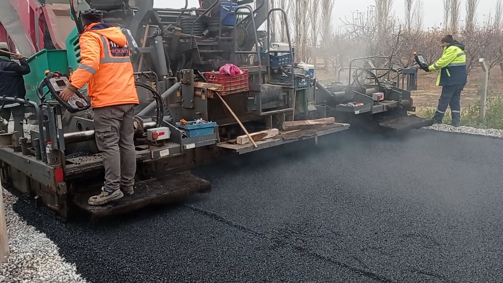 Büyükşehir'den Sultan Sazlığı Yolunda Ekosistem Dostu Asfalt Uygulaması