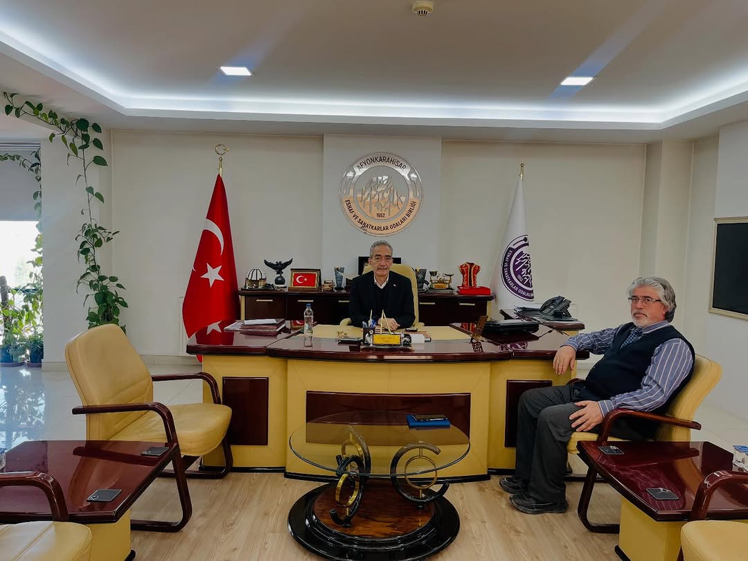 Afyonkarahisar İl Kültür ve Turizm Şube Müdürü Mevlüt Üyümez, Afyonkarahisar Esnaf ve Sanatkarlar Odaları Birliği Başkanı Cengiz Üstün'ü Ziyaret Etti