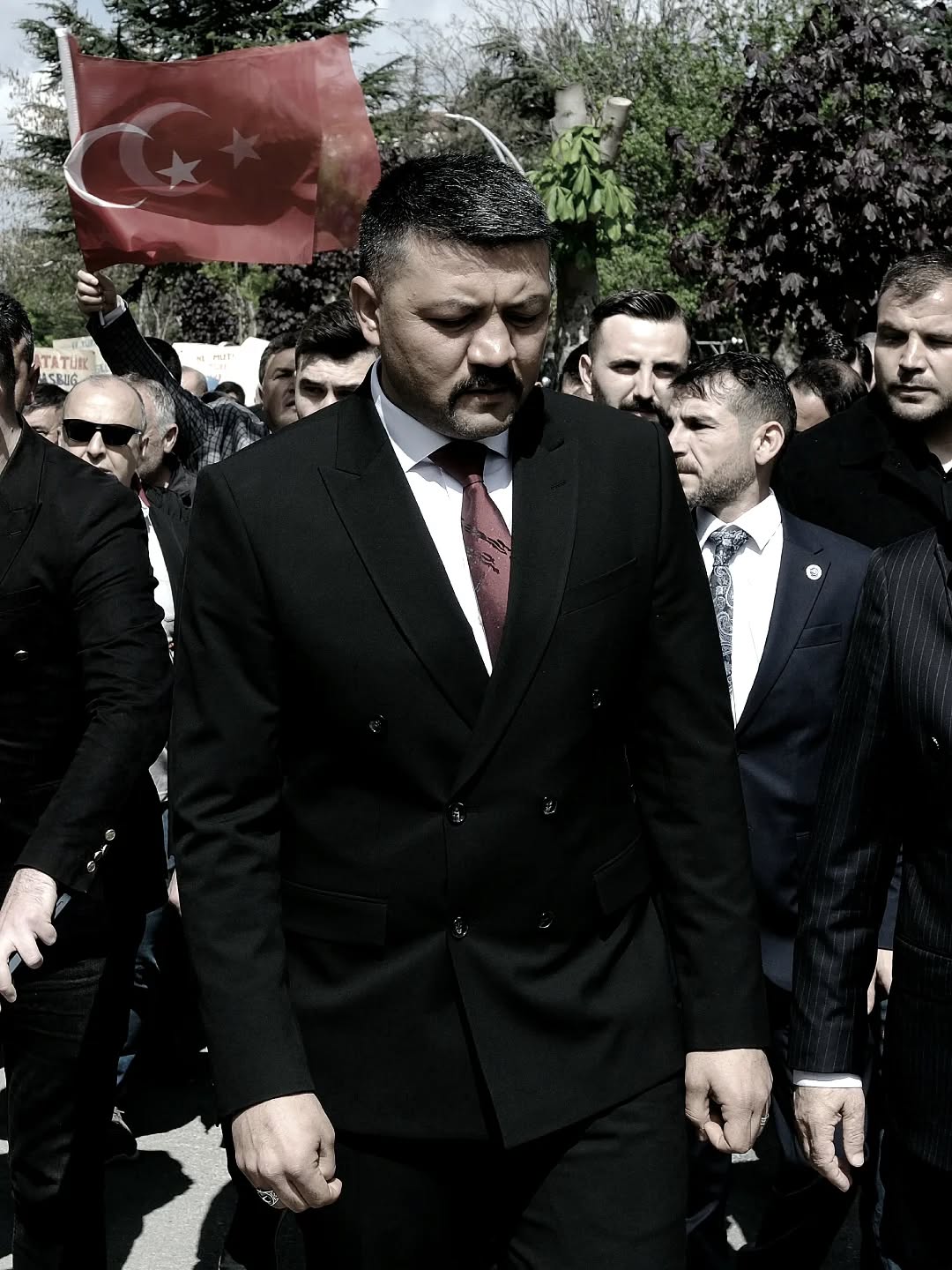 Dünya Denen Mezellete Dalsın Her İsteyen