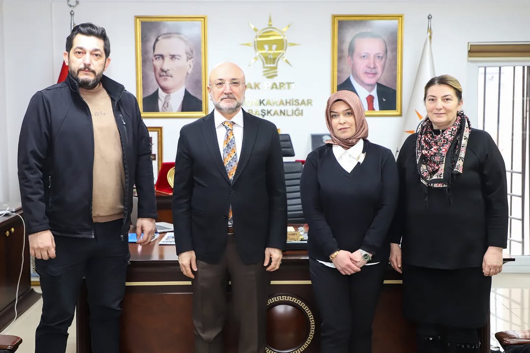 TOLEYİS Sendikası Kütahya Bölge ve Havalisi Şube Sekreteri Ertan Öksüz, Kadın Komitesi İl Başkanı Akile Keskin Satukbuğa ve Örgütlenme Temsilcisi Zeliha Selek, AK Parti Afyonkarahisar İl Başkanlığı'nı Ziyaret Etti