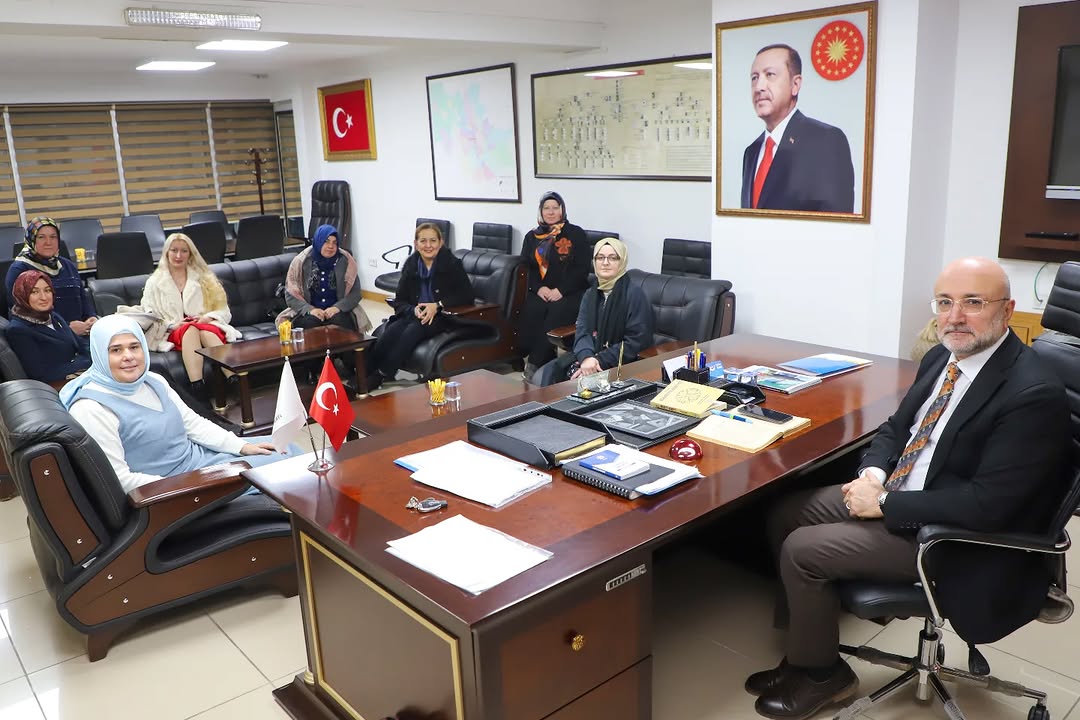 Kadınanalar Kültür Derneği Başkanı İl Başkanı Turgay Şahin'i Ziyaret Etti