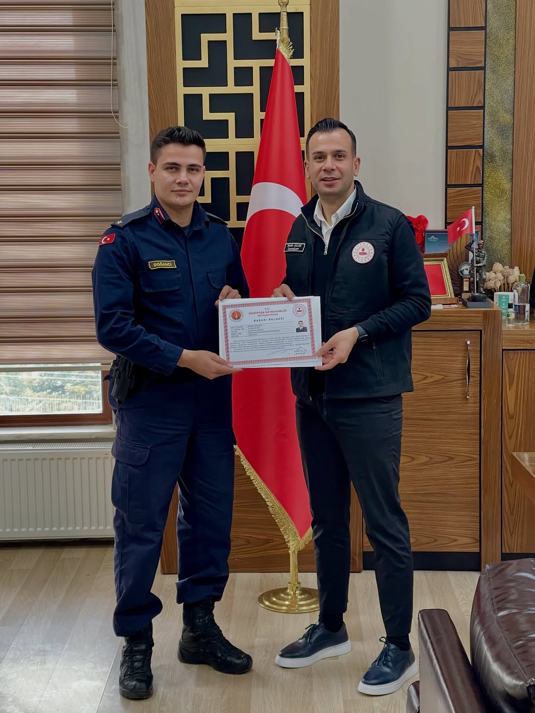 İlçe Jandarma Merkez Karakol Komutanı Teğmen Şükrü DOĞANCI, Kaymakamımız Emrah ASLAN'a veda ziyaretinde bulundu
