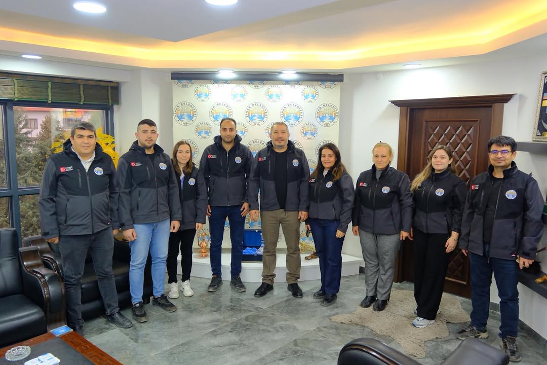 Dinar Belediye Başkanı Veysel Topçu'ya İmar Müdürlüğü'nden Yeni Yıl Ziyareti
