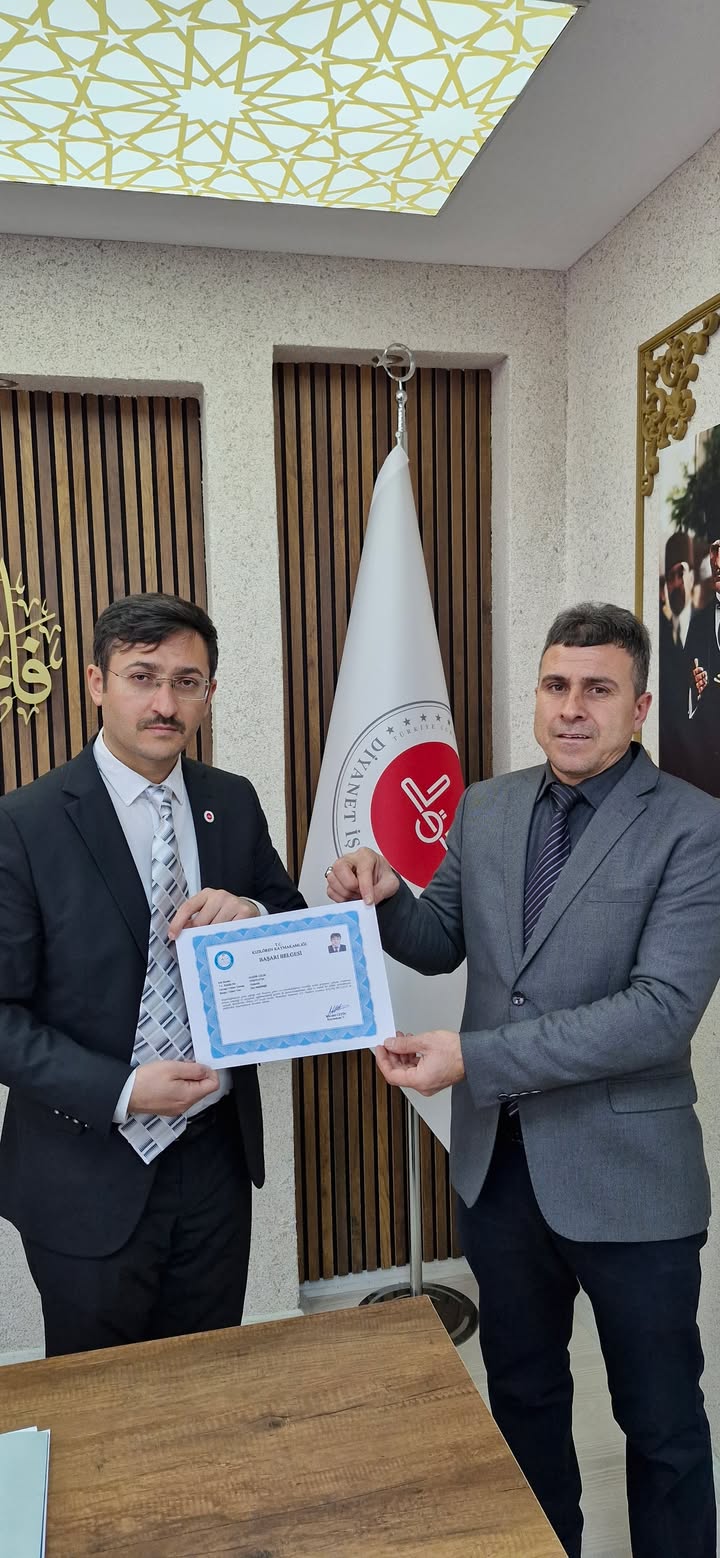 Kızılören İlçe Müftülüğü Personeline Başarı Belgesi Takdim Edildi