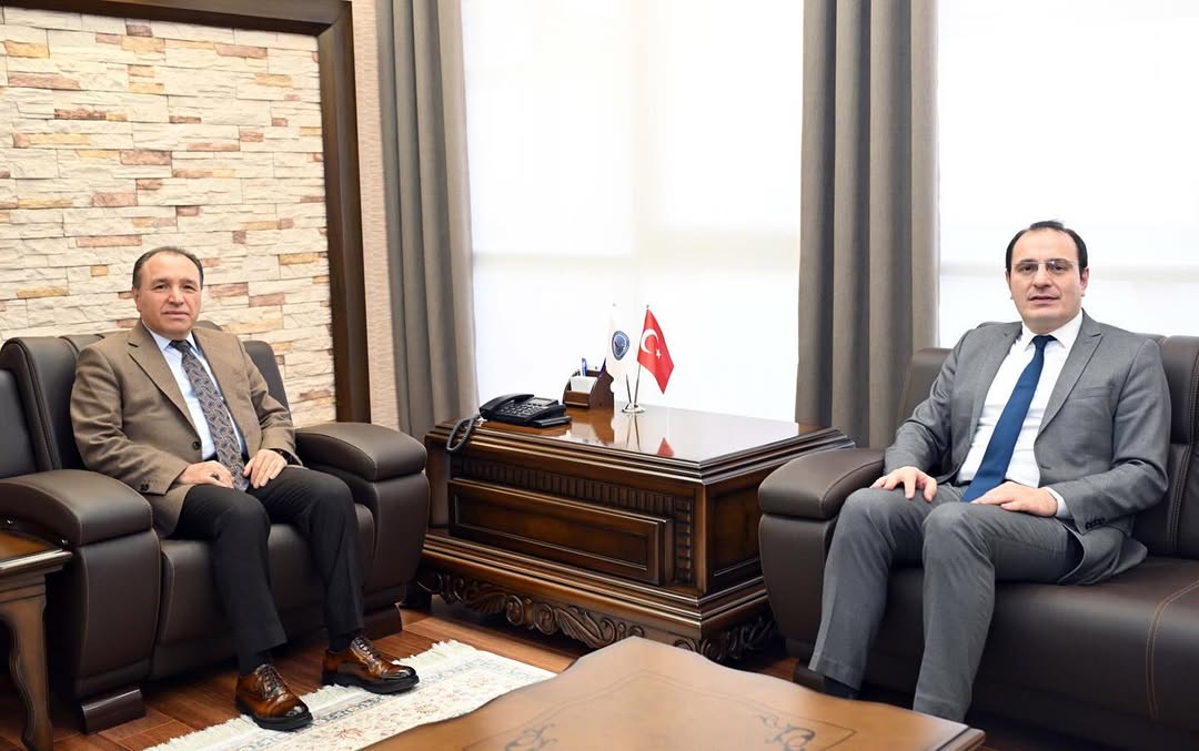 Çay Kaymakamı Hasan Hüsnü Toker, Rektör Prof. Dr. Mehmet Karakaş'ı Ziyaret Etti