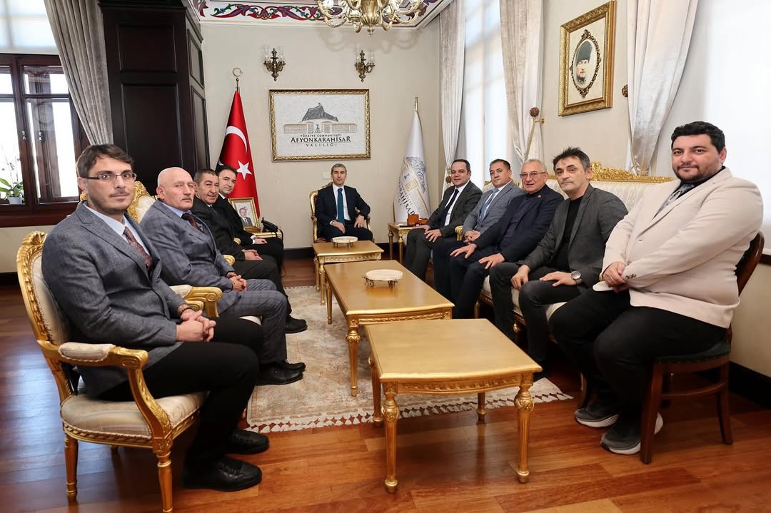 Afyonkarahisar Valiliği'ne Ziyaret: Afyonkarahisar Gazeteciler Cemiyeti Başkanı Önder Artuk ve Yönetimi