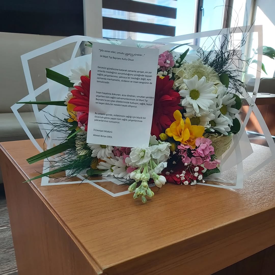 Afyonkarahisar İl Emniyet Müdürü Sağlık Çalışanlarını Tıp Bayramı'nda Kutladı