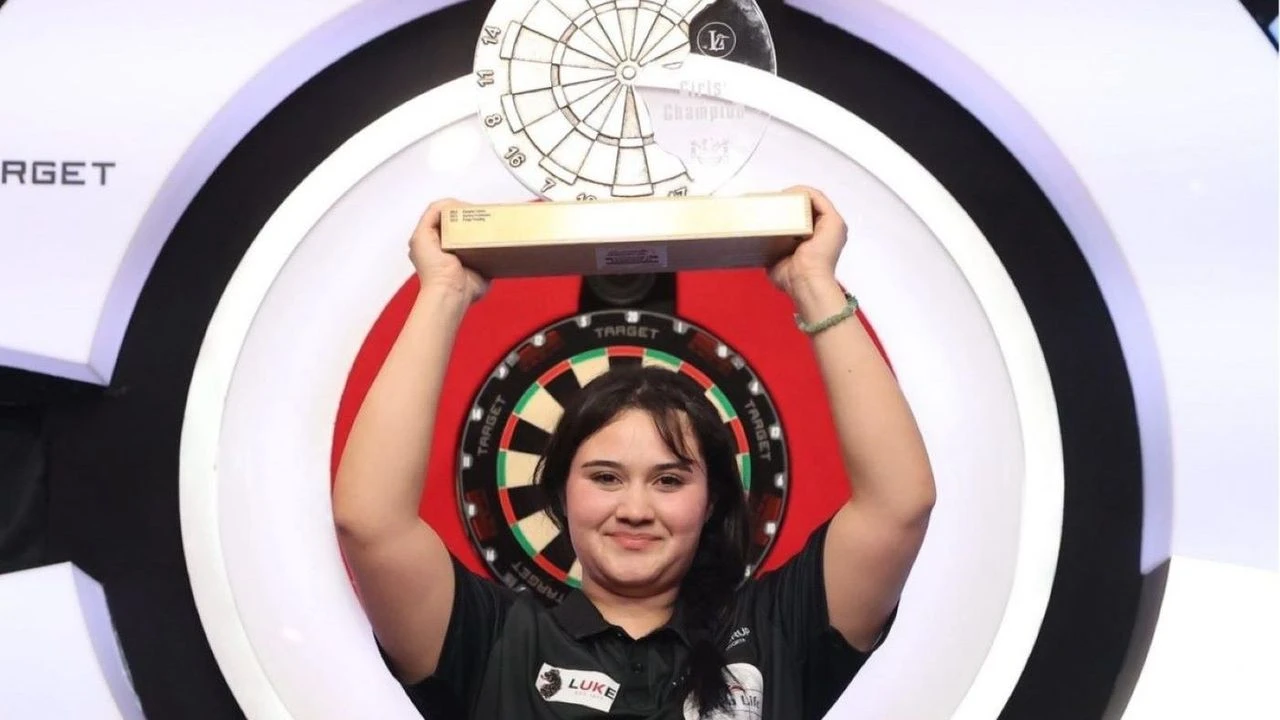 Zehra Gemi WDF Lakeside’da Dünya Şampiyonu Oldu