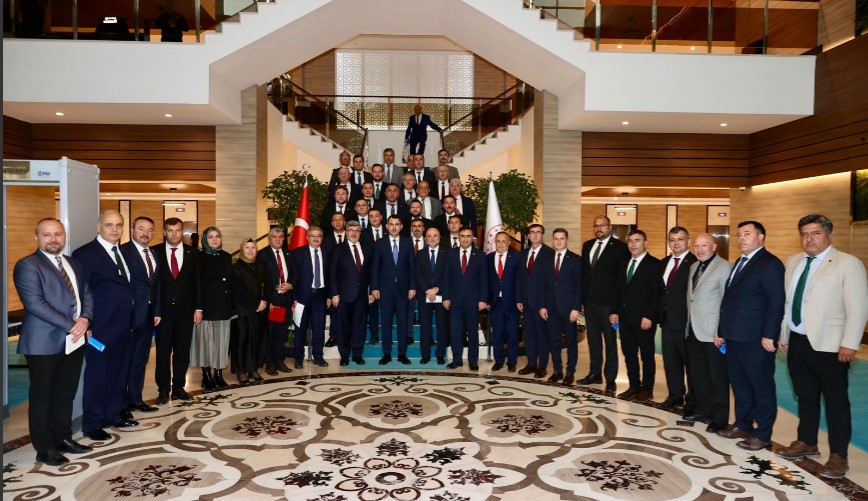 AK PARTİ HEYETİNDEN BAKAN MURAT KURUM’A ZİYARET GERÇEKLEŞTİRİLDİ - 2