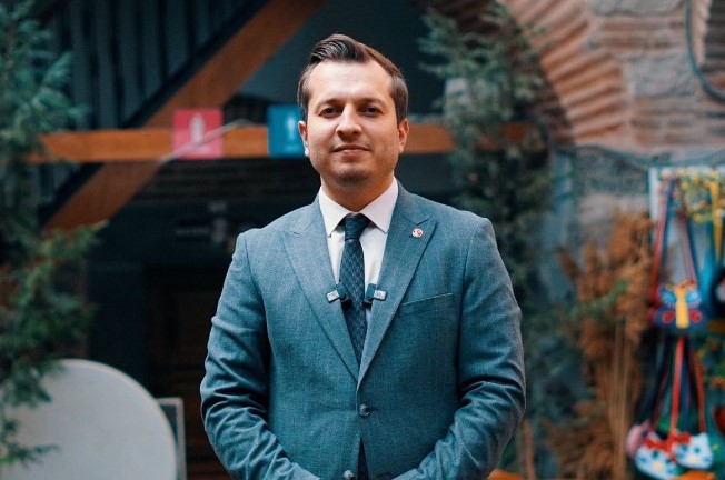HALKIN DOĞRU BİLGİYE ULAŞMASI İÇİN GECE GÜNDÜZ ÇALIŞMAKTADIRLAR