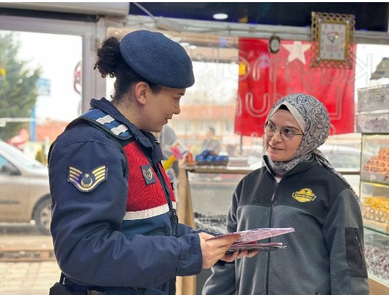 KADES uygulamasının kullanım amacı ve acil durumlarda sağladığı hızlı müdahale imkânları anlatıldı. - 1