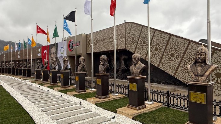 Orduda Büyükşehir Belediyesi’nin kültür projesi kapsamında “Metehan’dan Mehmetçik’e” Türk Devletleri Müzesi açıldı. - 1