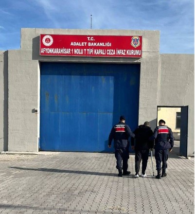 Afyonkarahisar’da 46 Yıl 6 Ay Hapis Cezası Bulunan Şahıs Jandarma Tarafından Yakalandı - 1