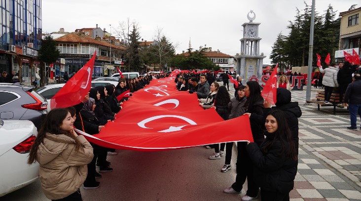 BAYRAĞA SAHİP ÇIKAN NESİLLER YETİŞTİRİYORUZ - 1