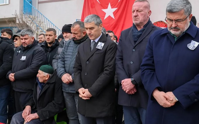 Kalp krizi nedeniyle vefat eden Belediye Başkanı Gözyaşlarıyla Toprağa Verildi - 1