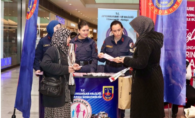 Afyonkarahisar’da 8 Mart’ta Kadınlara Anlamlı Jest: 673 Kadına Hediye Dağıtıldı - 1