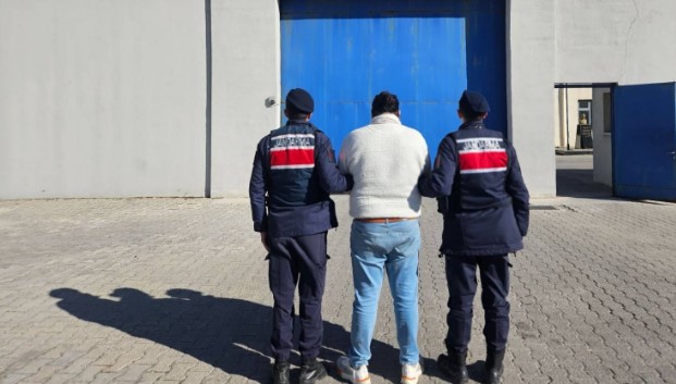 Afyonkarahisar’da Jandarma Operasyonu: 4 Bin 266 Sentetik Hap Ele Geçirildi - 2