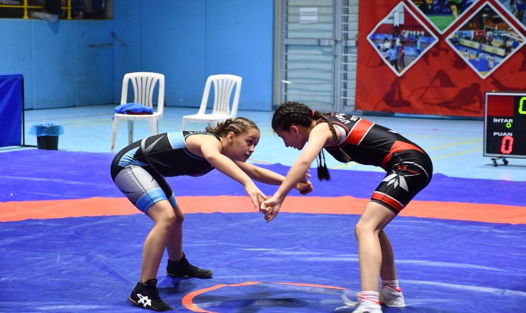 Afyonkarahisar’da Okul Sporları Gençler Serbest Güreş Müsabakaları Sona Erdi  - 1