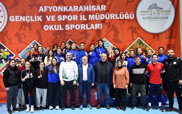 Afyonkarahisar’da Okul Sporları Gençler Serbest Güreş Müsabakaları Sona Erdi  - 2