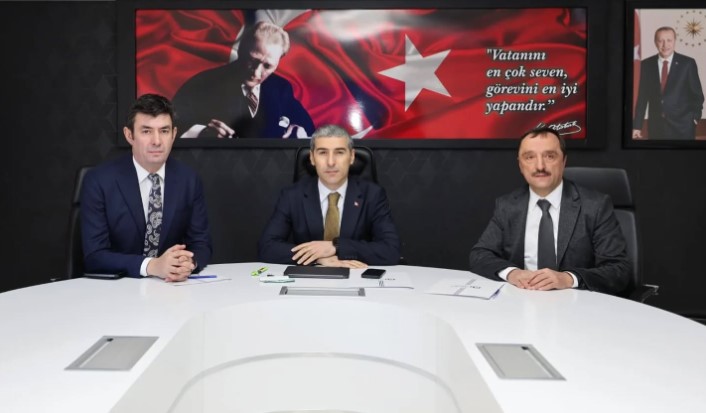 Afyonkarahisar Valisi Naci Aktaş, AFJET Isı Merkezi ile Afyon Jeotermal Elektrik Santrali (AFJES) sahalarında yürütülen çalışmaları yerinde inceledi. - 1