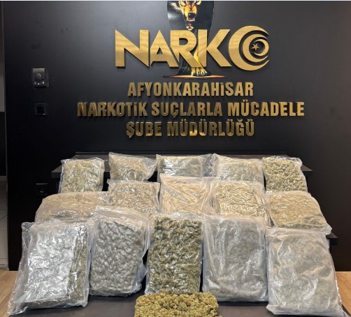 Afyon’da Uygulama Noktasında 9 Kilogram Uyuşturucu Ele Geçirildi: 1 Kişi Tutuklandı - 1