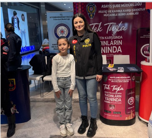 8 Mart’ta AVM’de KADES Bilgilendirmesi: 460 Kadına Broşür Dağıtıldı - 1