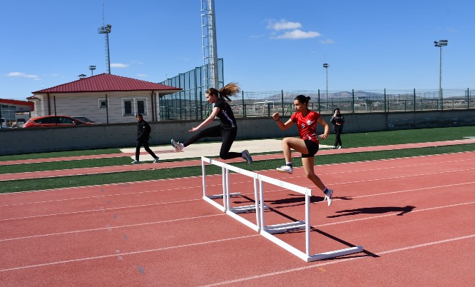 Okul Sporları Atletizm Müsabakaları Afyonkarahisar’da Tamamlandı - 1