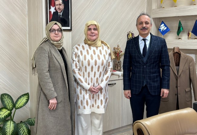 KadınanalarKadınanalar Kültür Derneği’nden Halk Eğitimi Merkezi’ne Ziyaret - 1