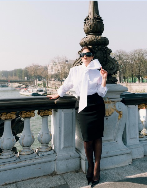 SİBEL CAN PARİS’TE MODA VE ZARAFETİ BULUŞTURDU