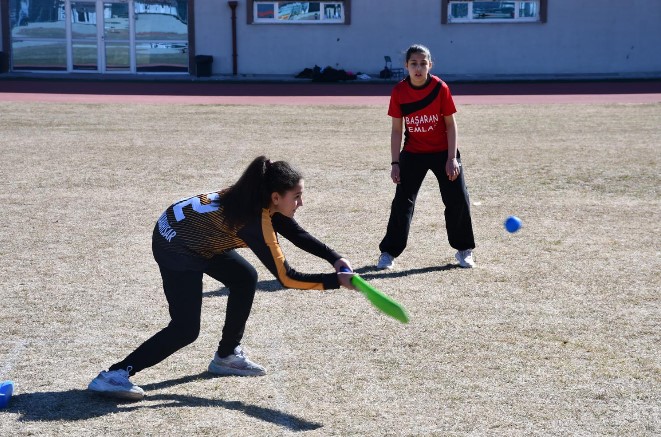 Küçük Kızlar Kriket Müsabakaları Tamamlandı - 2