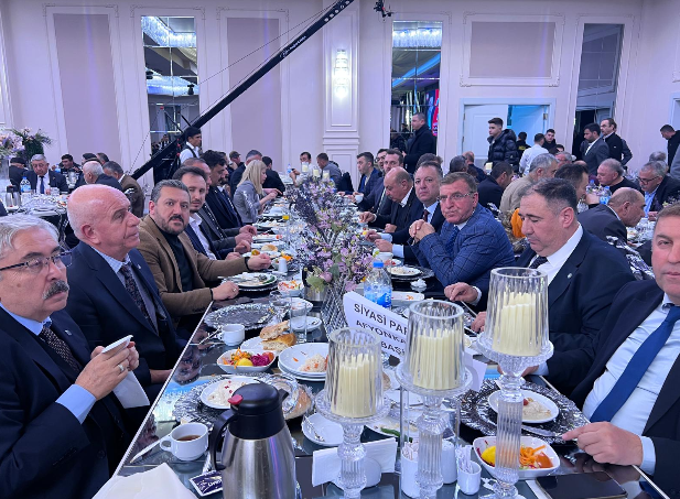 Demokrat Parti Genel Başkanı Gültekin Uysal Afyon’da Konuştu: “Türkiye’nin Nefes Almaya İhtiyacı Var” - 3