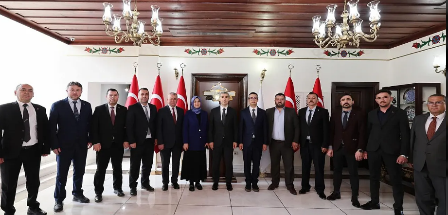 Afyonkarahisar Valisi Dr. Naci Aktaş'a 'hayırlı olsun' ziyaretleri Devam ediyor. - 1