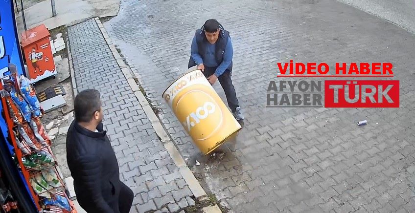 Afyon’da Tekel Bayisine Bıçaklı, Sopalı Saldırı: İş Yeri Sahibi Darp Edildi - 1