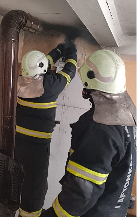 Afyonkarahisar’da Bayramın 2. Gününde Baca Yangını - 1