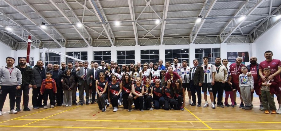 Çay’da 2025 Aile Yılı Voleybol Turnuvası Sona Erdi - 1