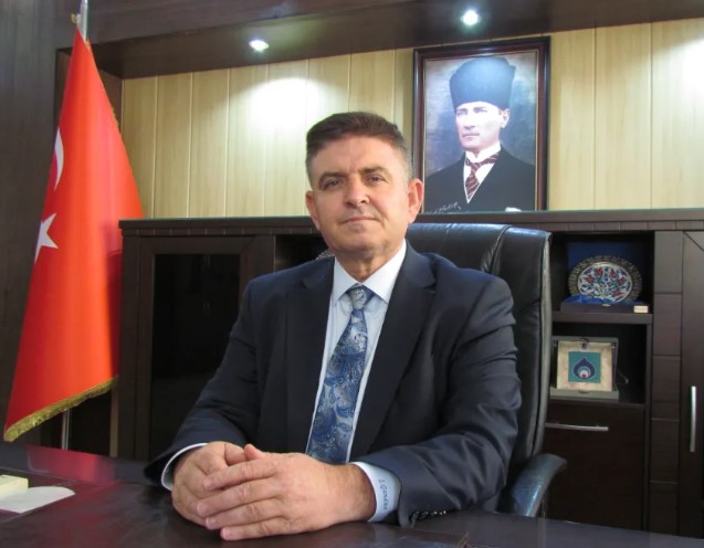 Afyonkarahisar Defterdar V. olarak başarılı bir görev yapan İbrahim Gündüz Cumhurbaşkanı Kararnamesi ile asaleten Afyonkarahisar Defterdarı olarak atandı. - 1