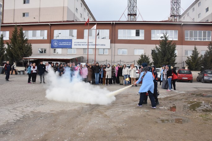 Destine Hatun ve Bacım Sultan Yurtlarında Afet Farkındalık Eğitimi ile Tahliye Tatbikatı Düzenlendi - 1