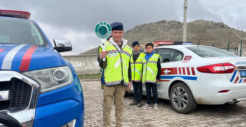 Çobanlar’da Jandarmadan Öğrenci ve Öğretmenlere Trafik Eğitimi - 1