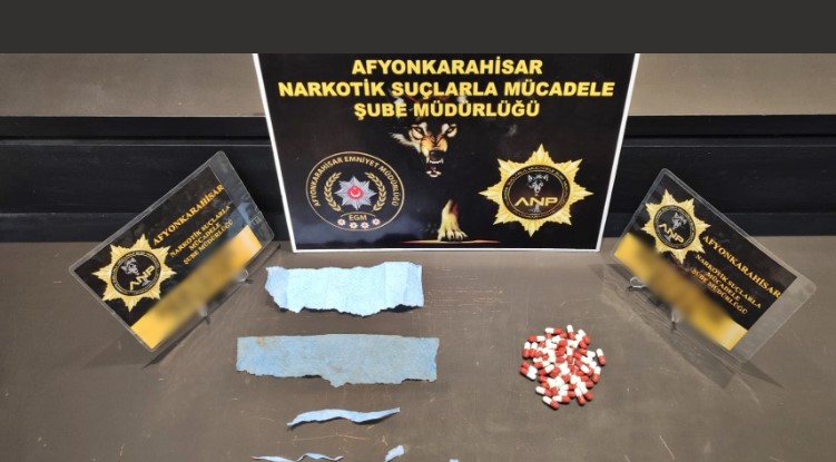 Afyonkarahisar Emniyet Müdürlüğü’nden Sokak Satıcılarına Operasyon: 4 Kişi Tutuklandı - 1