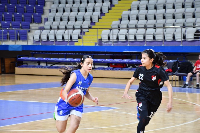 Okul Sporları Küçükler Kız-Erkek Basketbol Grup Müsabakaları, açılış seremonisinin ardından Prof. Dr. Veysel Eroğlu Spor Salonu’nda başladı - 3